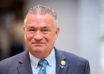 Is Putin stringing Trump along to sidestep US sanctions while bombing Ukraine?